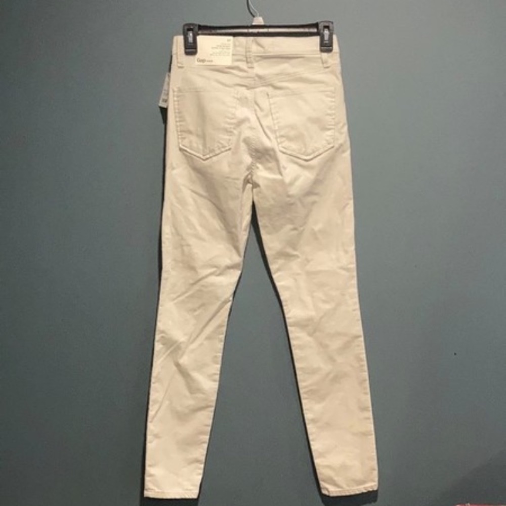 White velvet Gap jeans